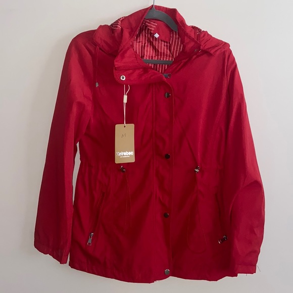 NWT Red hooded raincoat trenchcoat. Medium - Picture 4 of 7